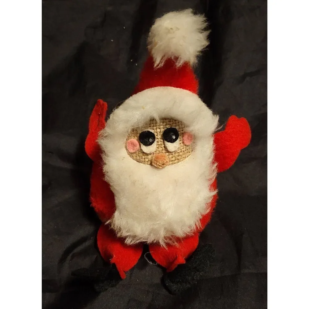 Vintage 1976 Russ Berrie & Company Shelf sitter Santa. Burlap face. 7